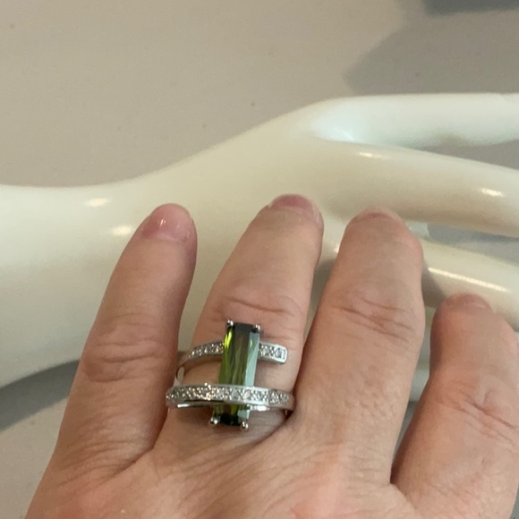 925 Olive Cubic Zirconia & Crystal Ring - Picture 3 of 5